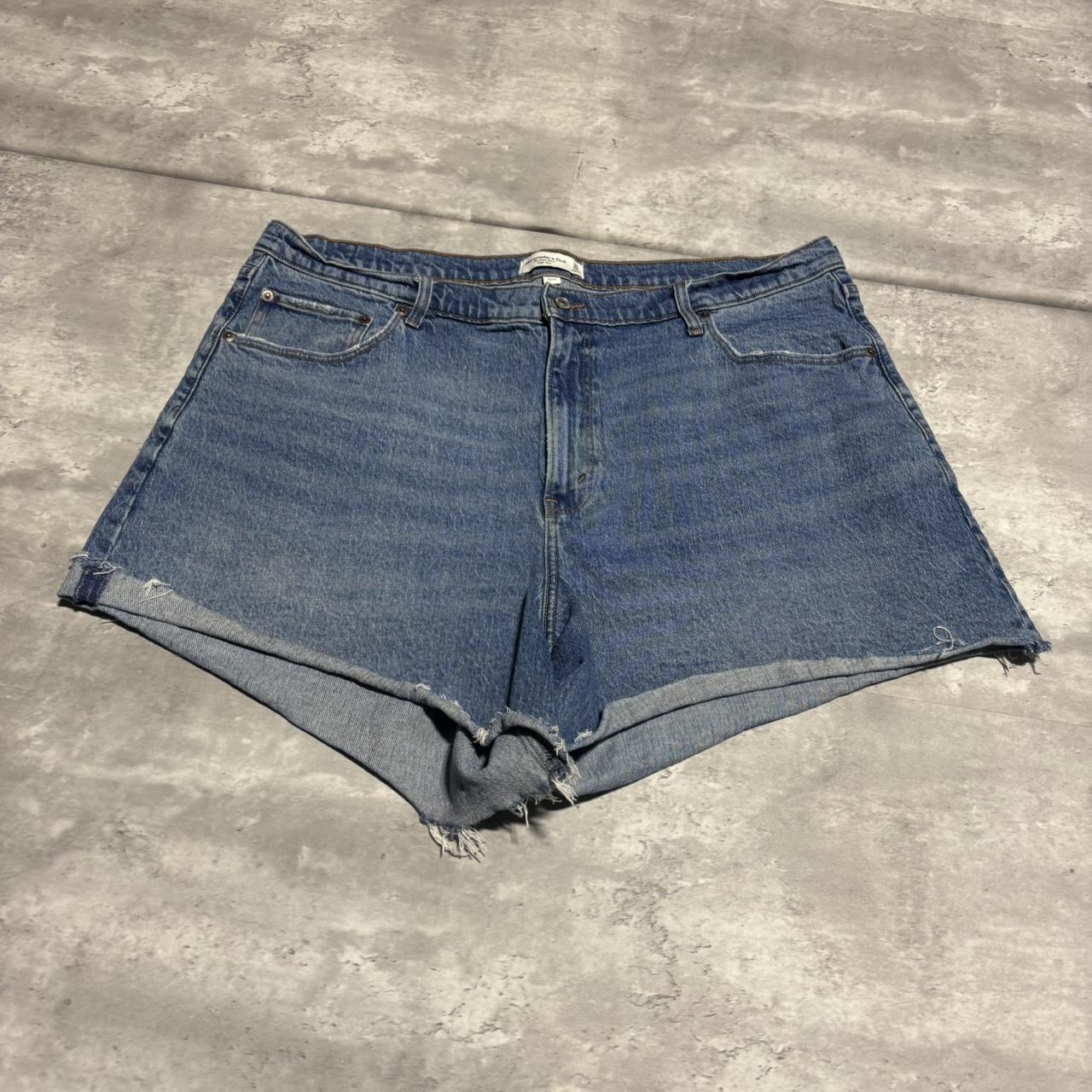 item listed by y2k_deals