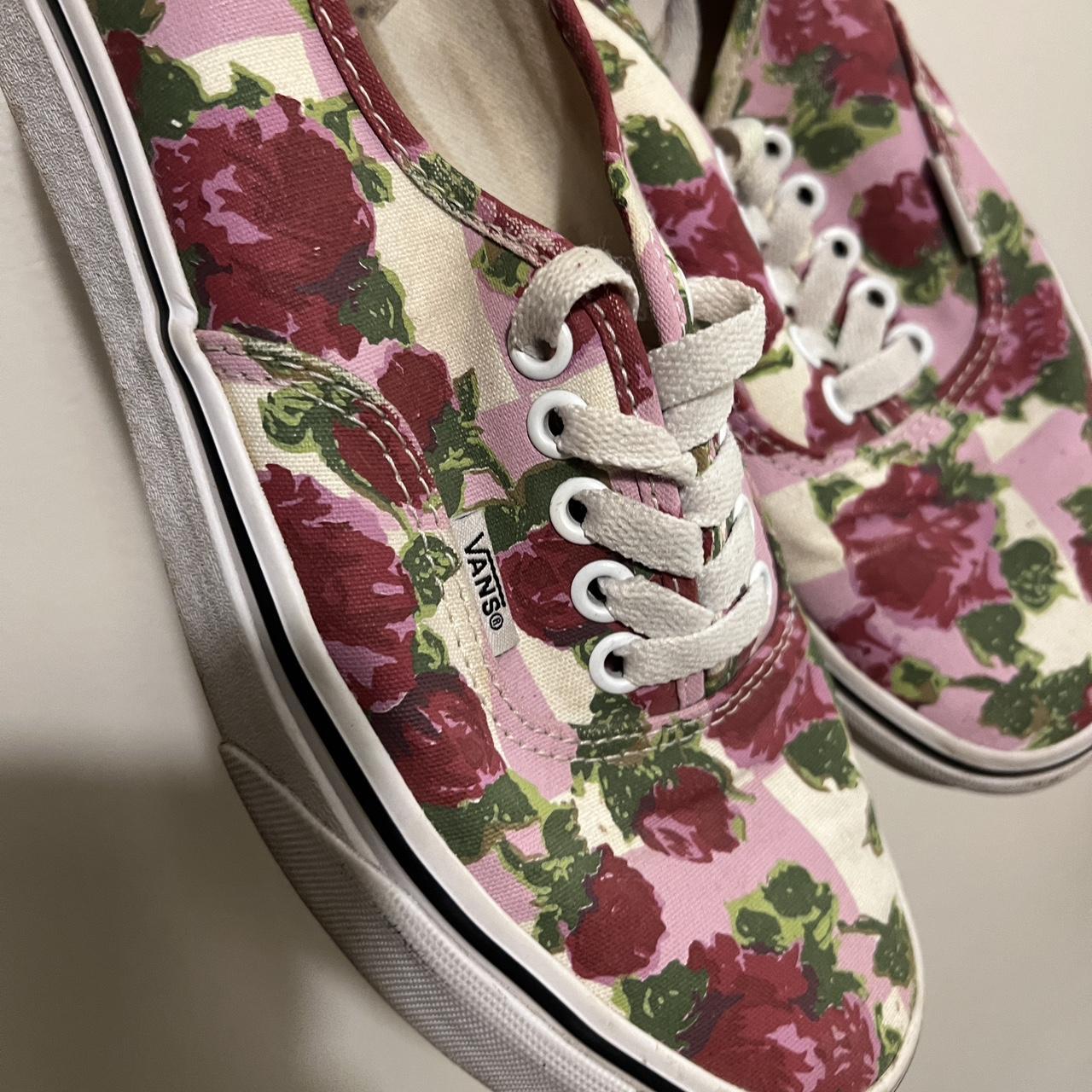 Floral 2024 pink vans