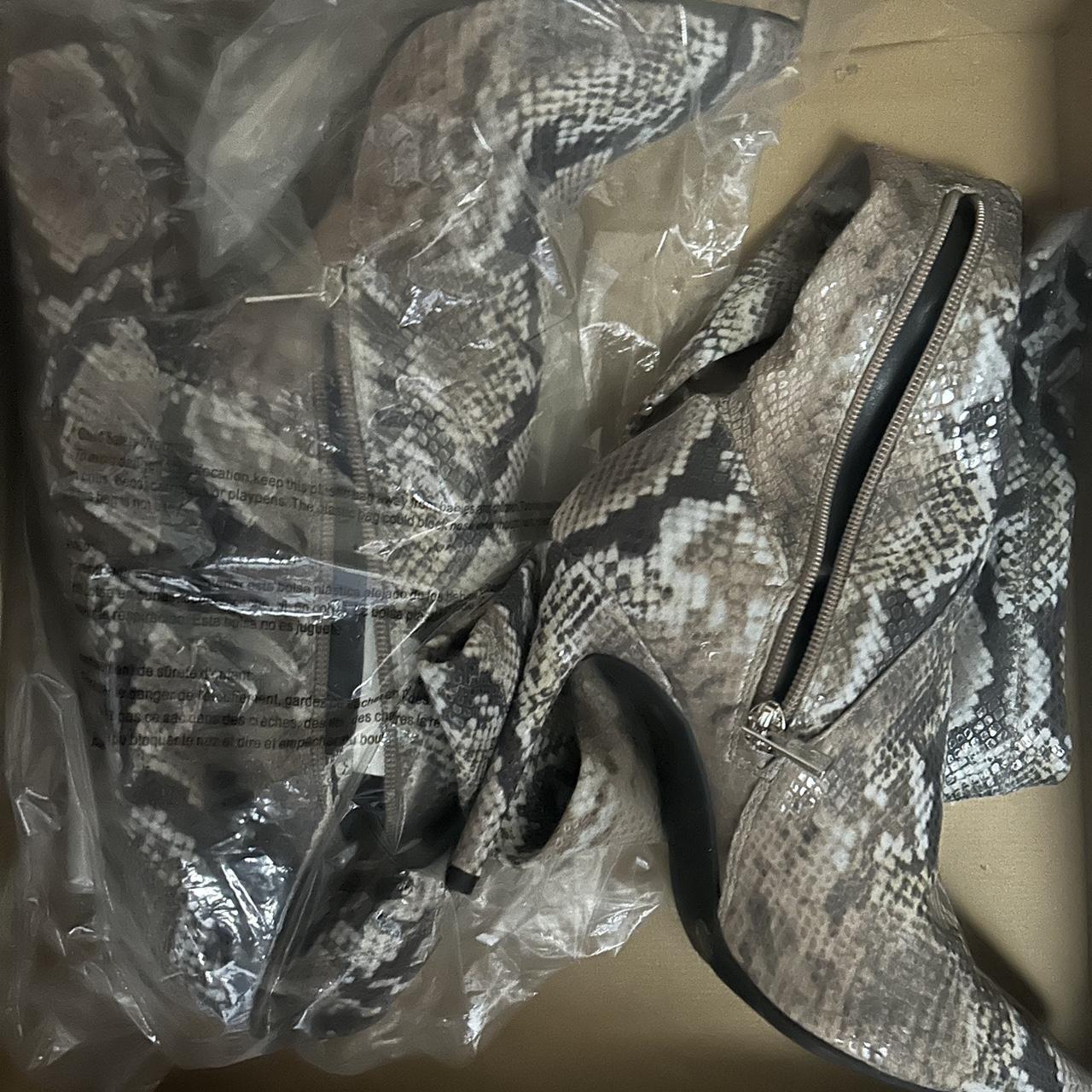 Jessica simpson snakeskin outlet boots