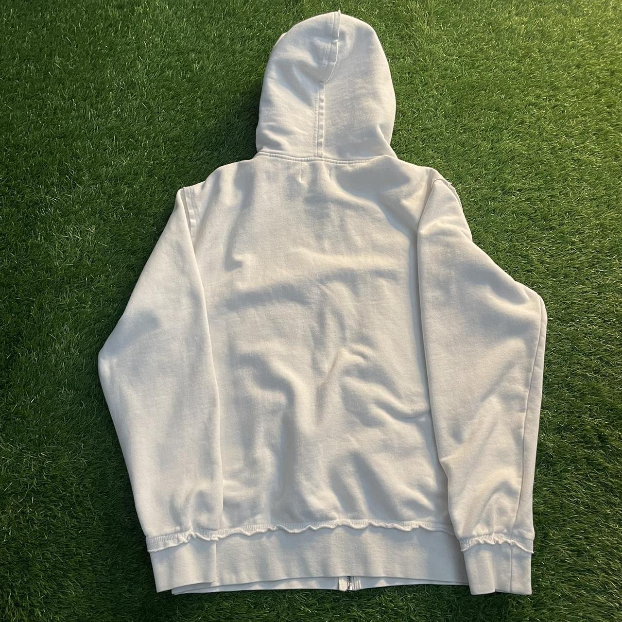 item listed by ykdresells