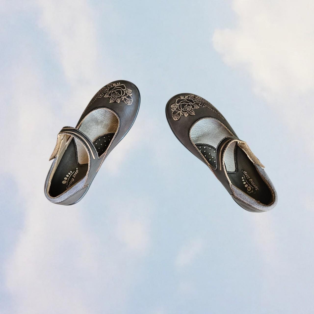 Spring step women's brown and cream footwear