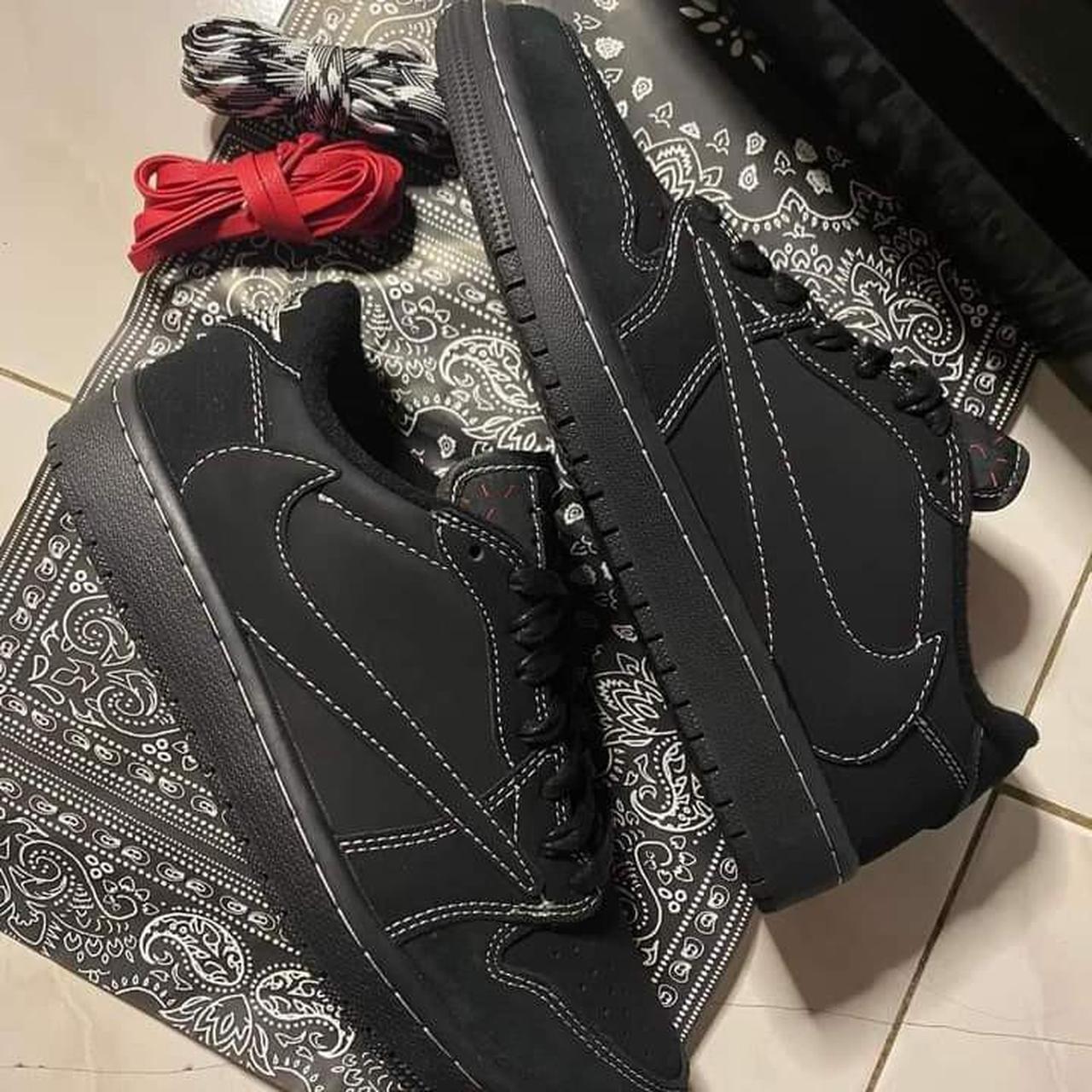 fully black jordan 1