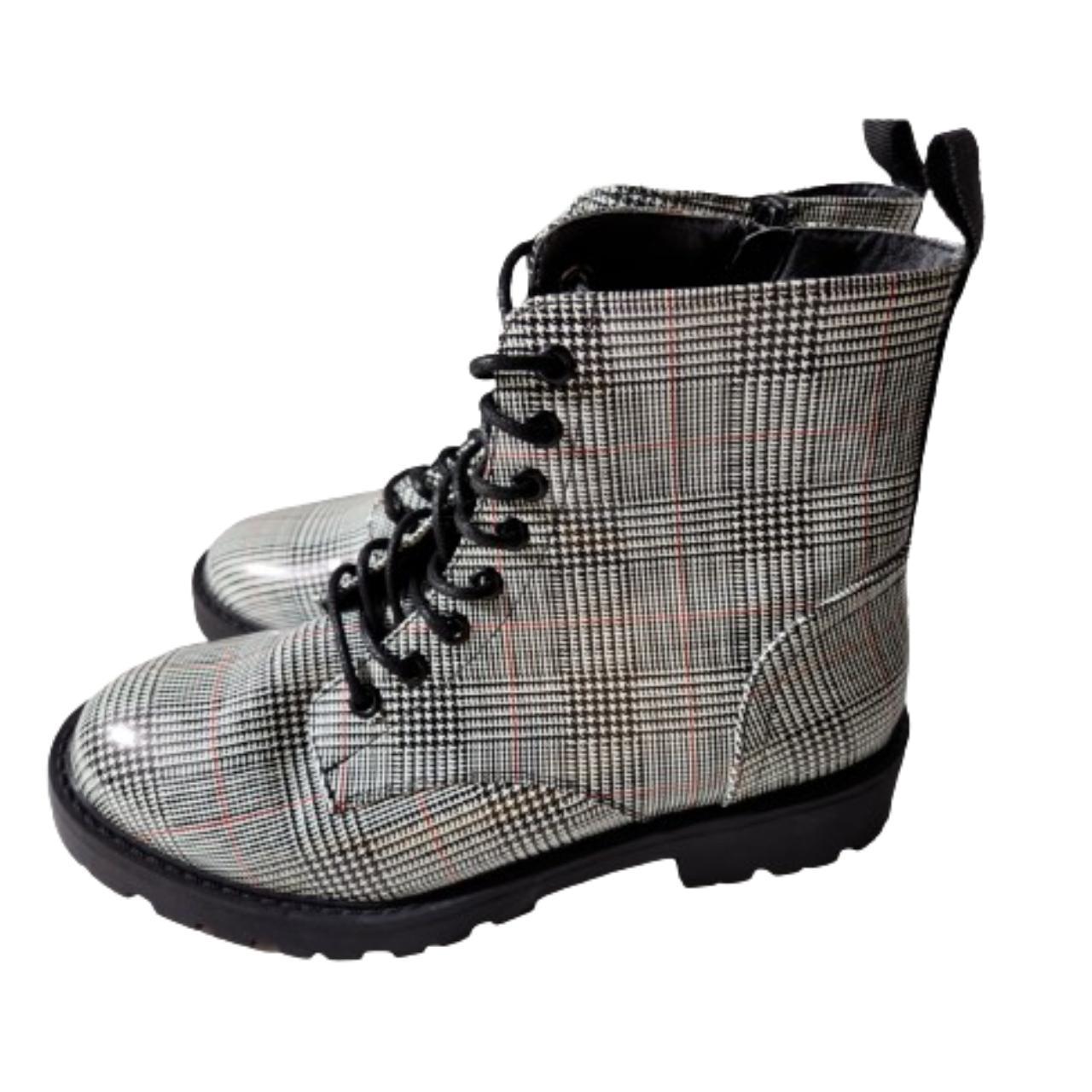 C Comfort Women s Plaid Houndstooth Combat Boots Size 8 Depop