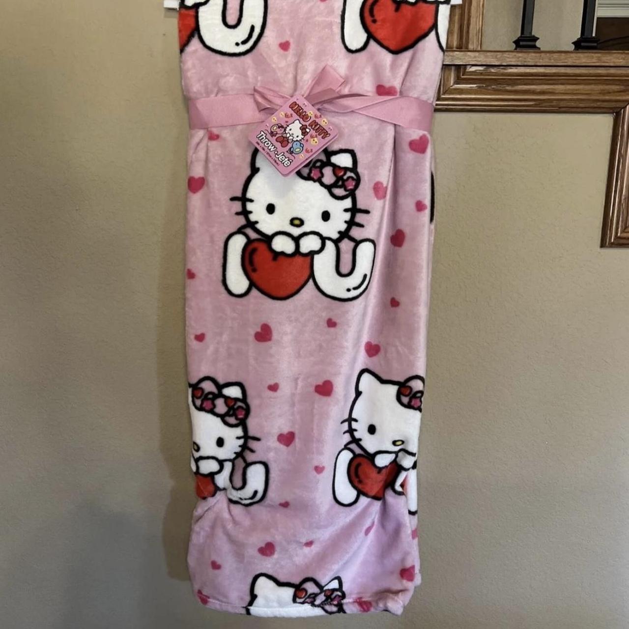 hello kitty throw blanket message before buying💗 - Depop