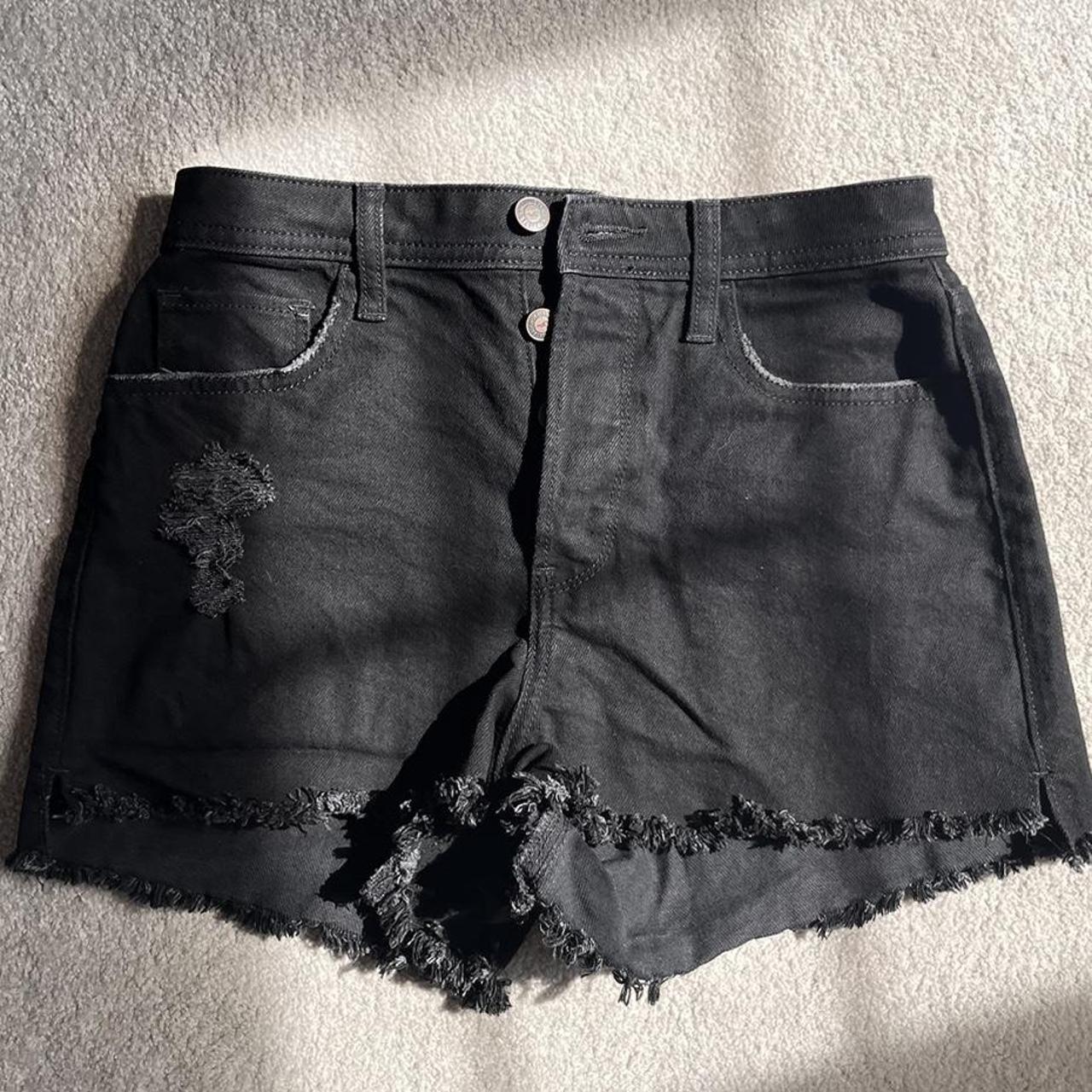 Hollister 'Ultra High Rise Mom Short 3”' Black - Depop