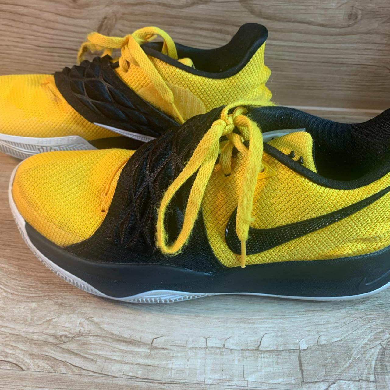 NIKE Men's KYRIE IRVING Low AO8979-700 Pgh Depop