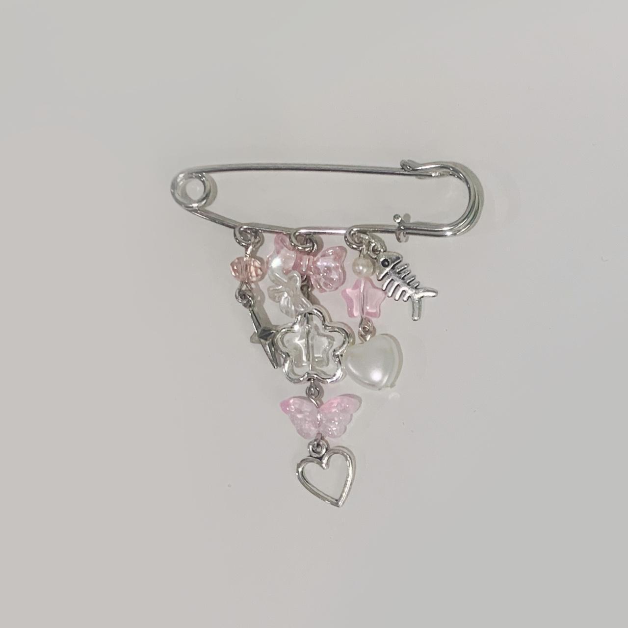 pink bag charm pin! 🧷 safety Depop