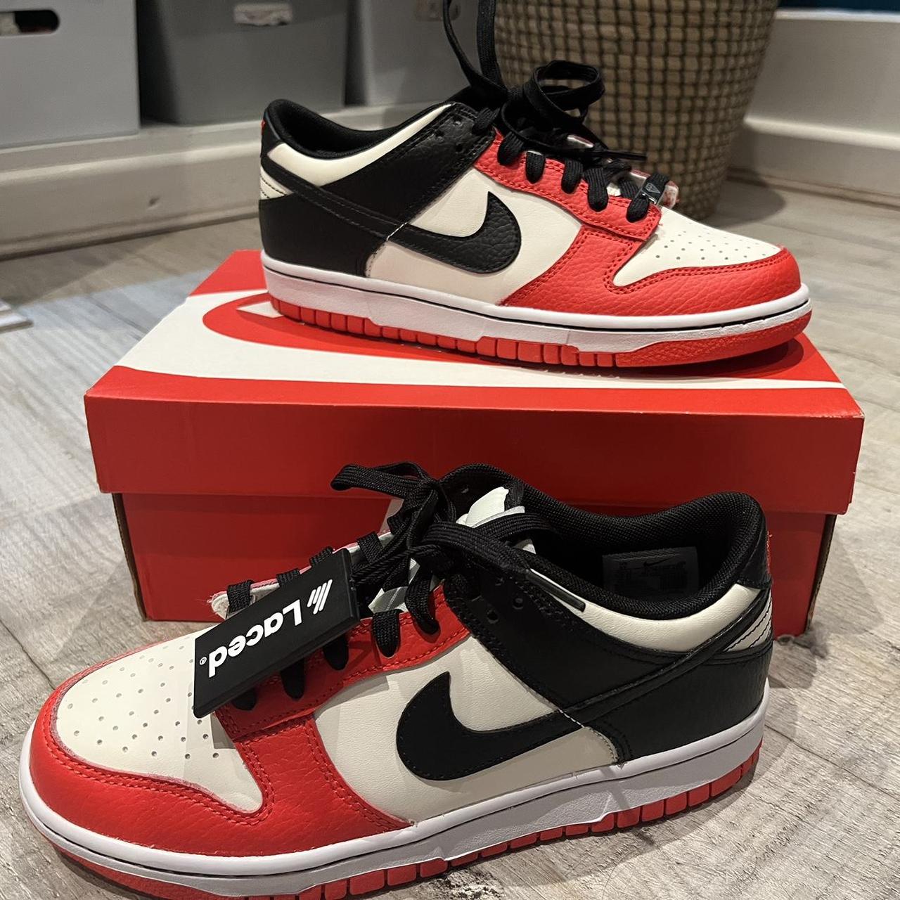 chicago dunk low on feet