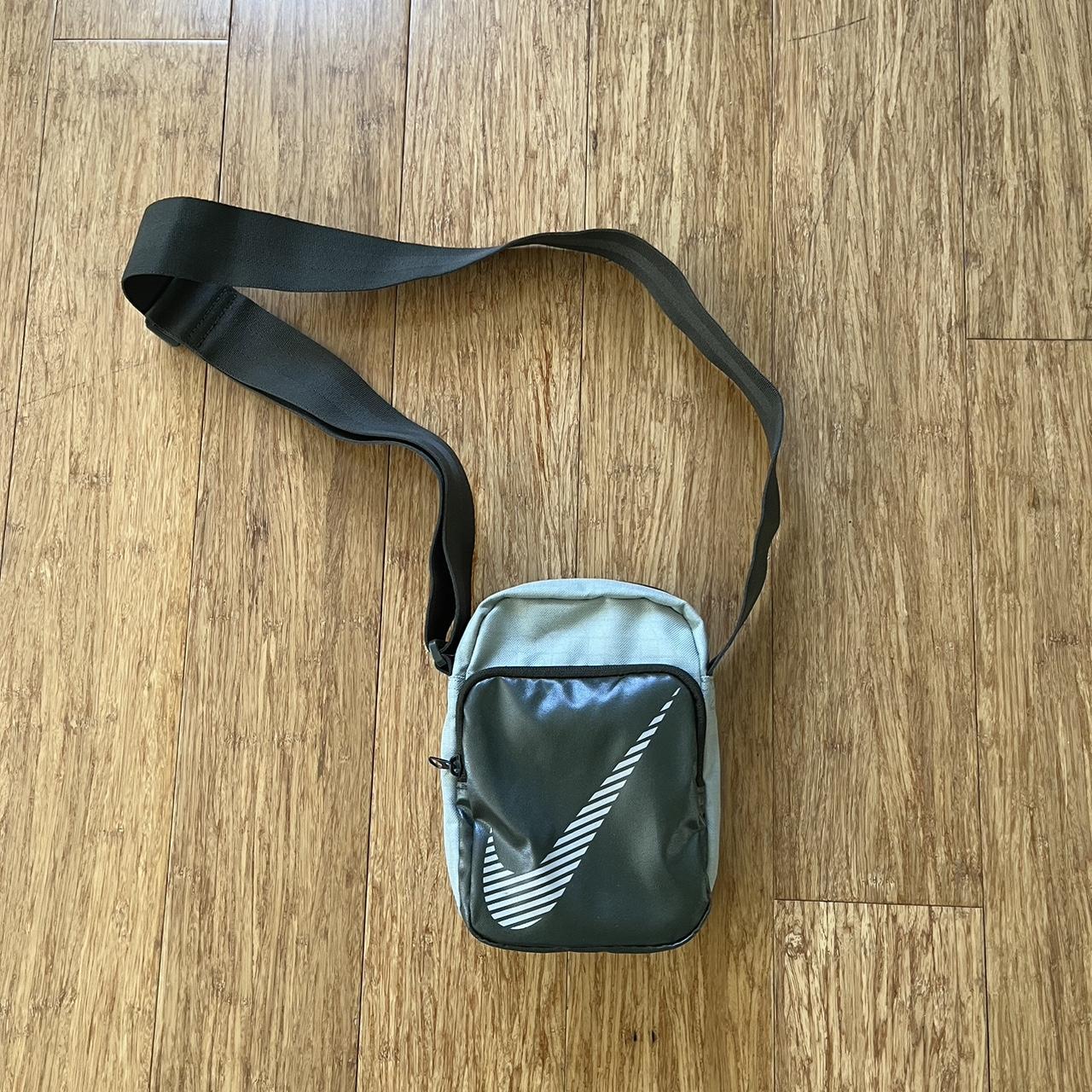 nike across the body bag