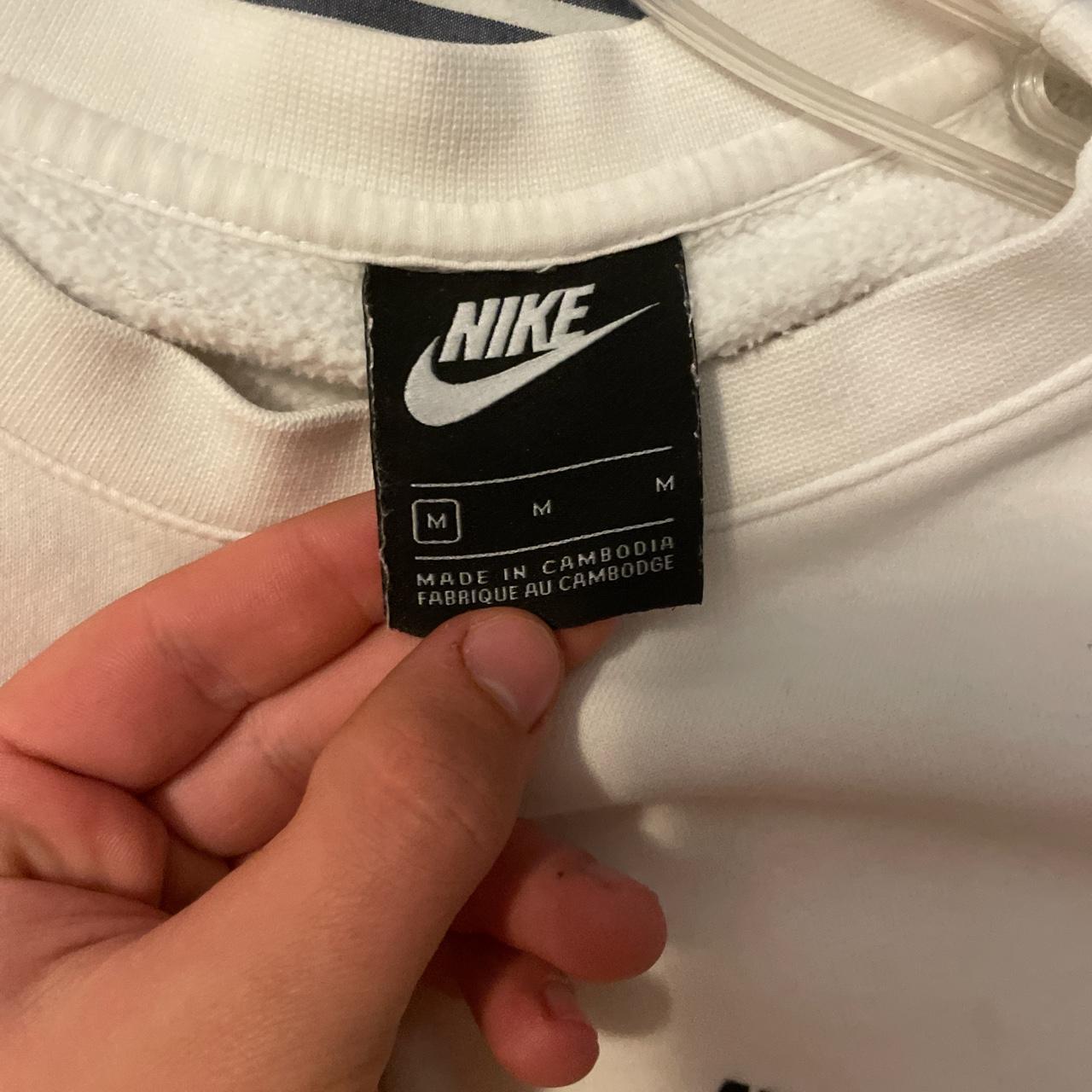 white crew neck sweatshirt nike