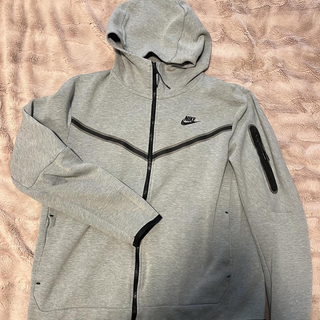 mens grey nike tech fleece hoodie
