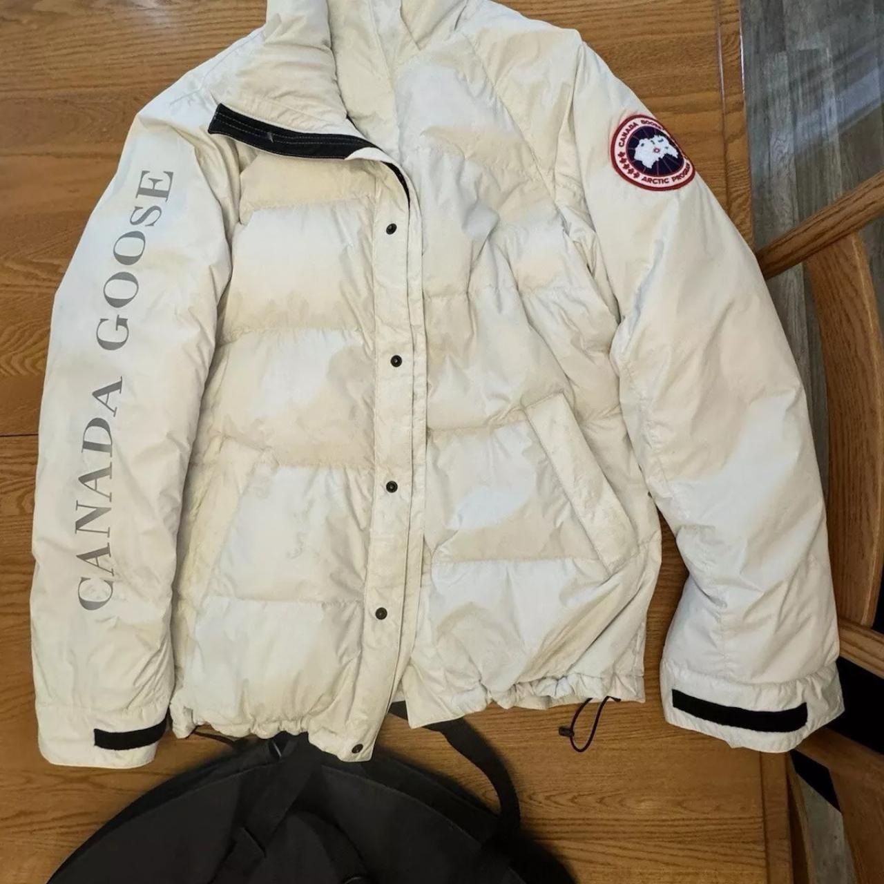 Canada Goose Preloved New Secondhand Fashion Depop