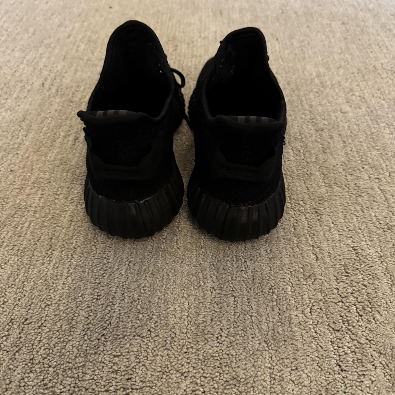 yeezy onyx black