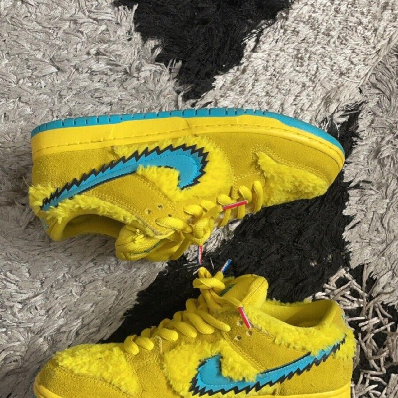 fuzzy yellow dunks