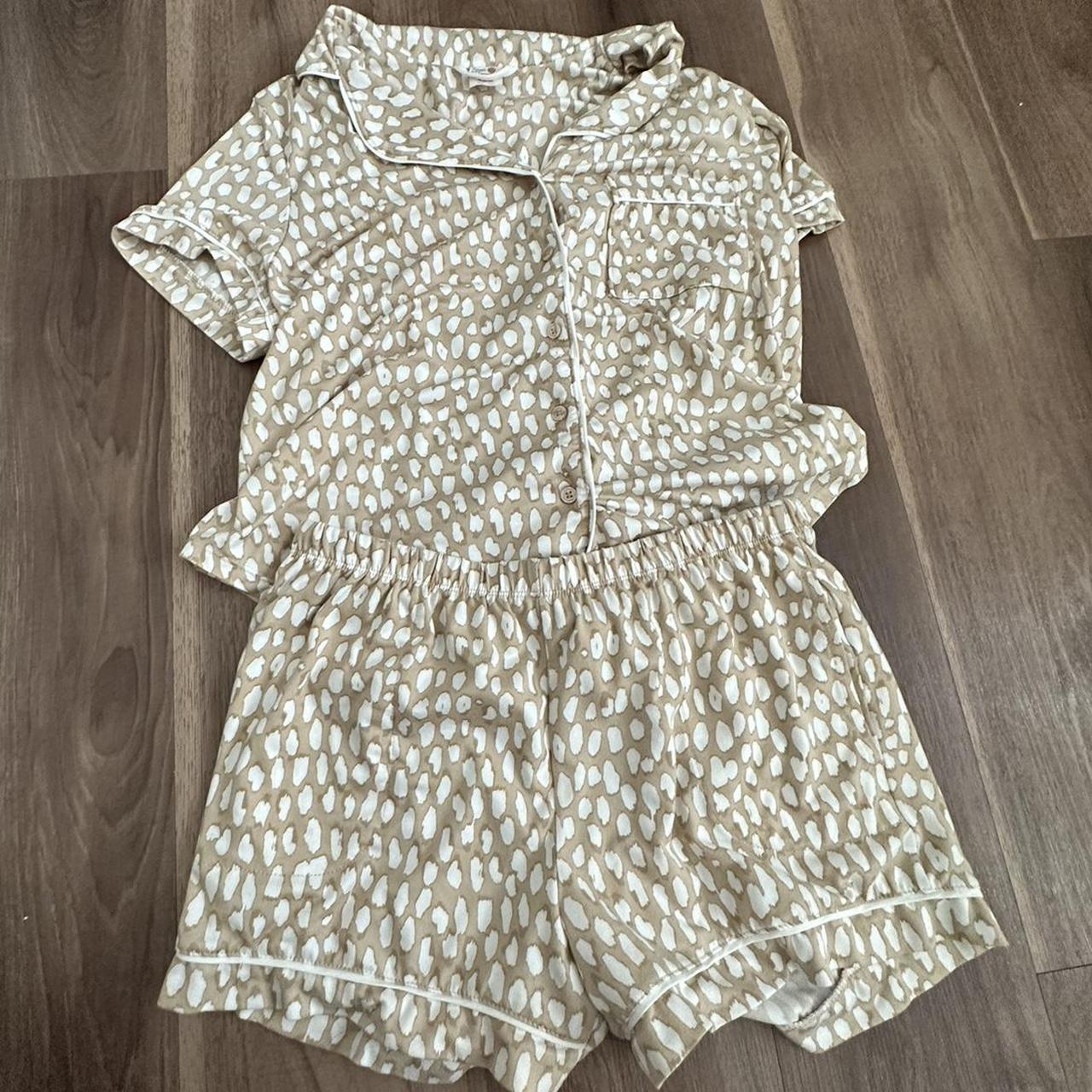 item listed by avahiveley1
