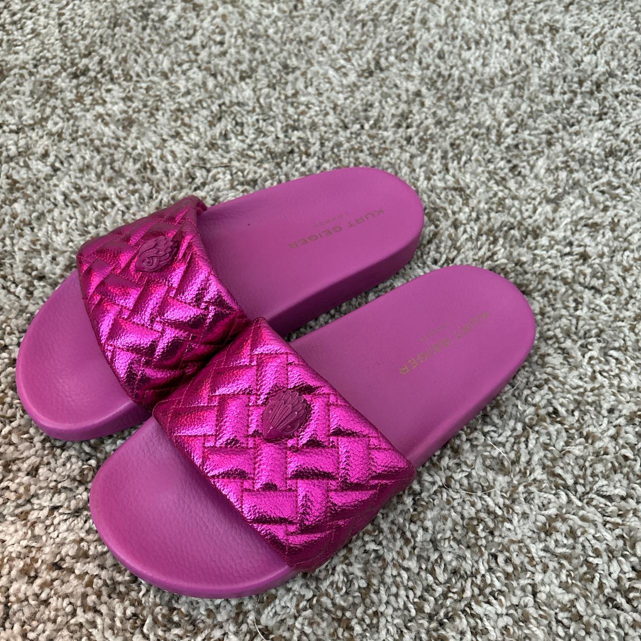 nike benassi slides size 9