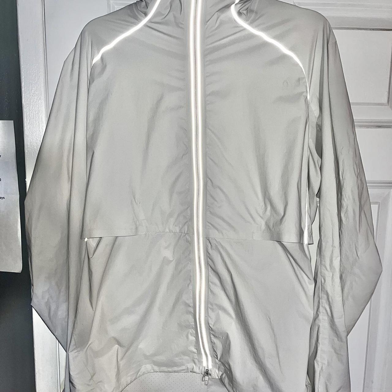 Lululemon white discount rain jacket