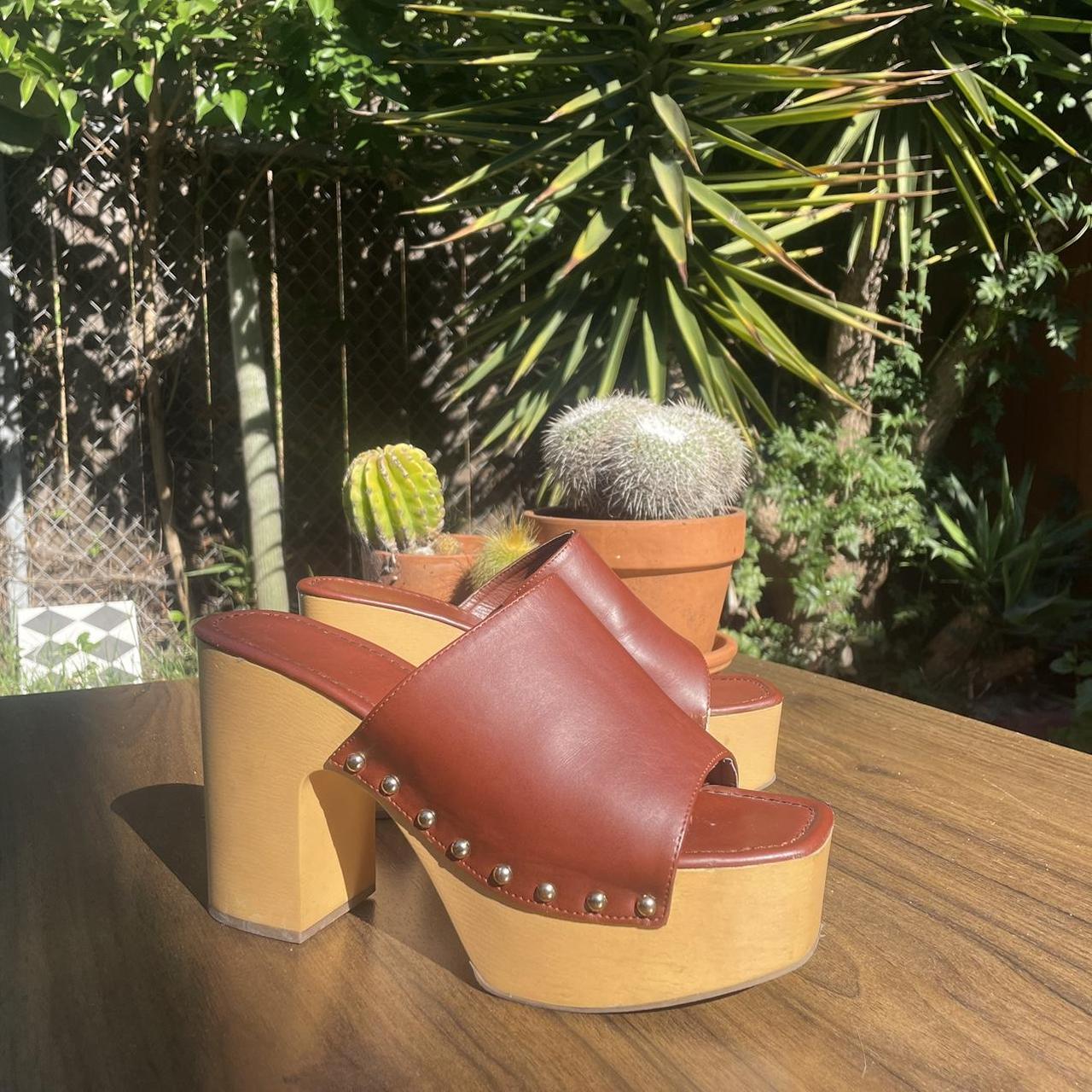 Ultra groovy Brown 70s style platform sandals