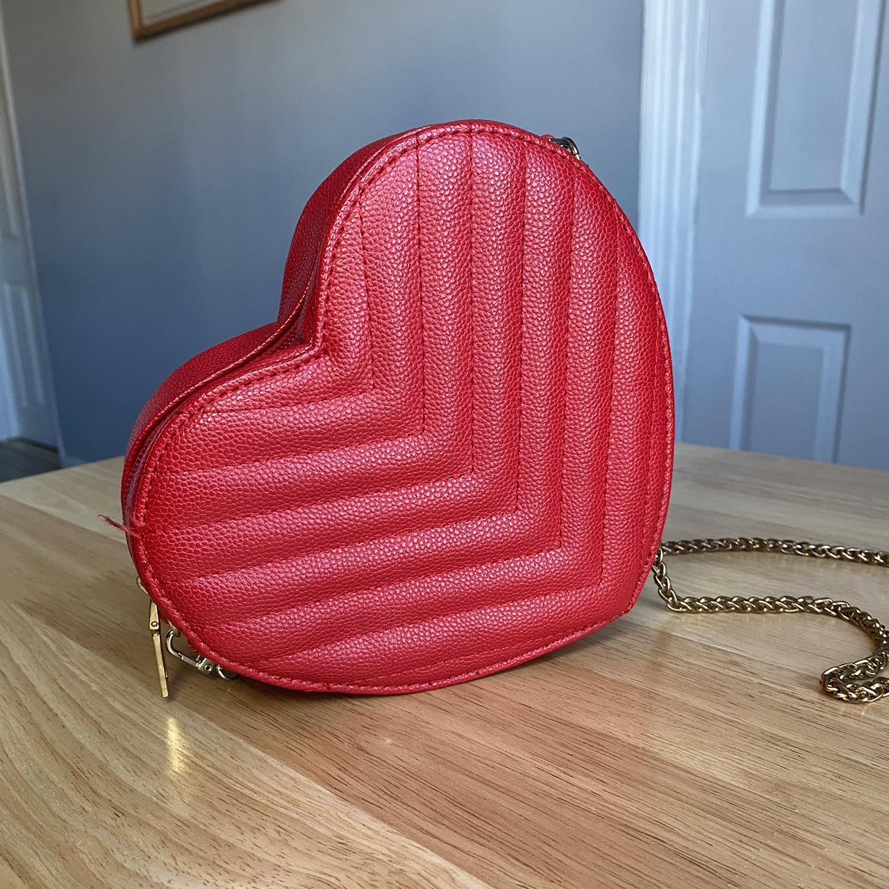 Heart shaped crossbody bag with gold chain - Depop