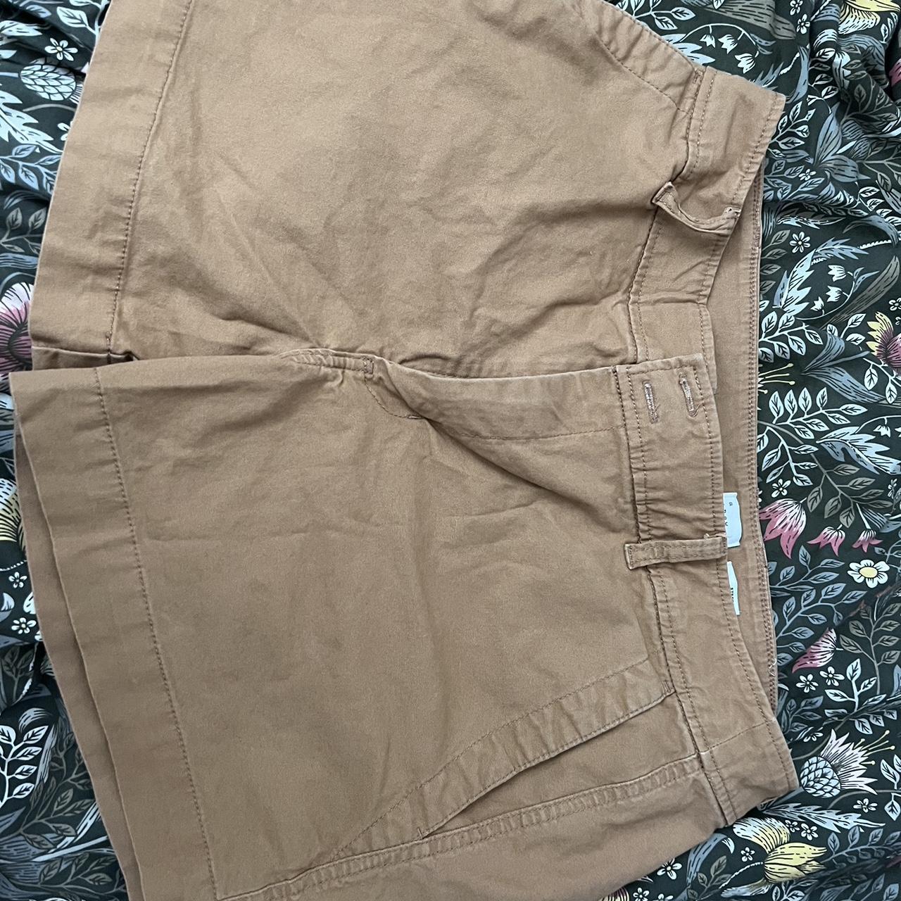 Khaki shorts tumblr best sale