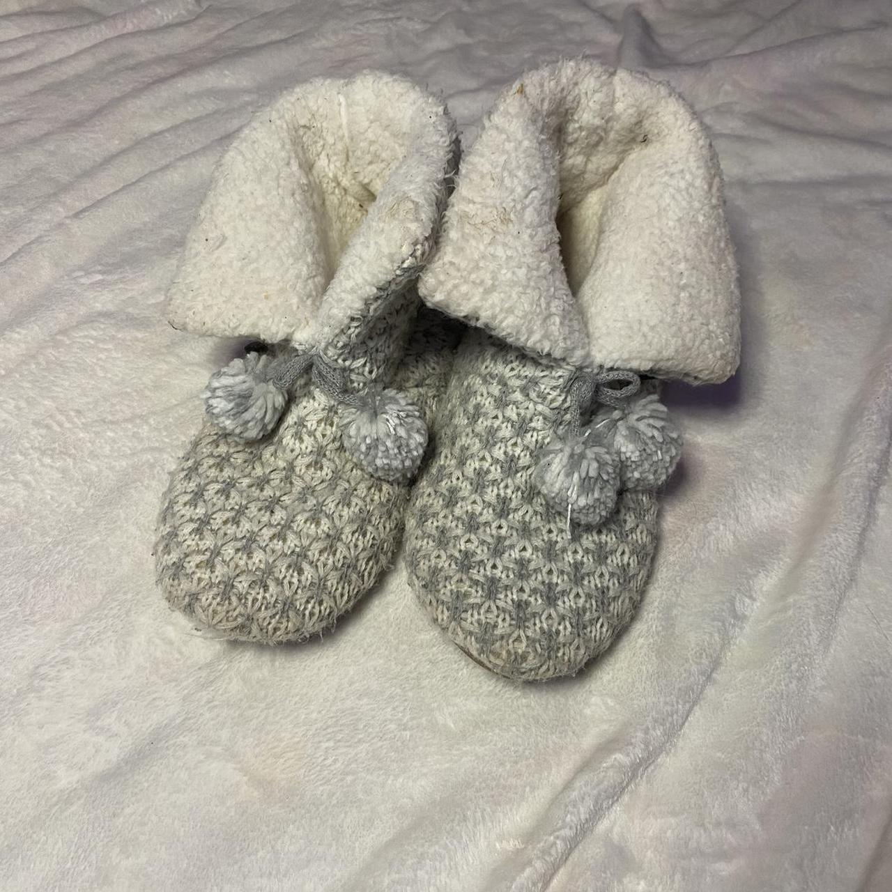 soft cuddl dud slippers - Depop