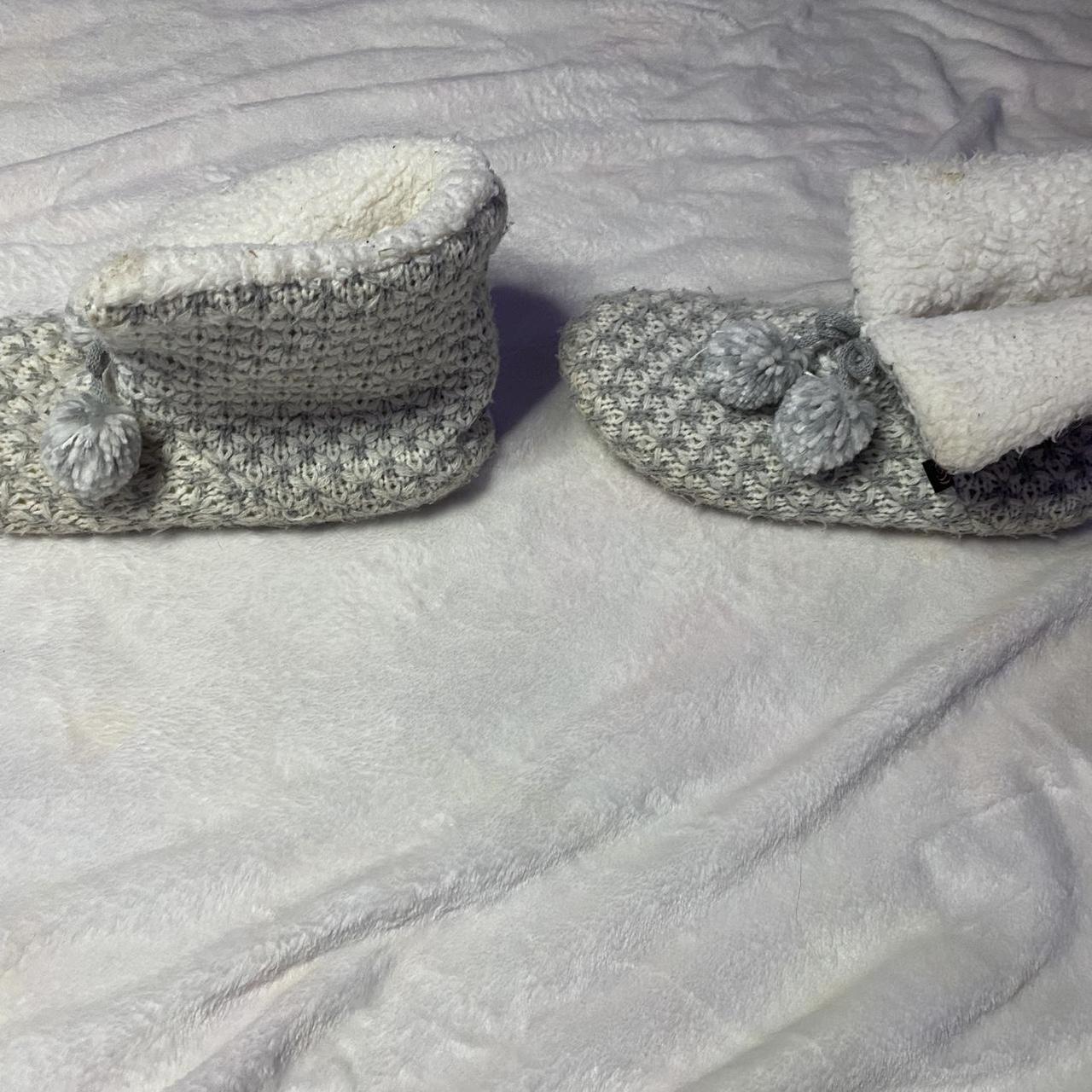 soft cuddl dud slippers - Depop