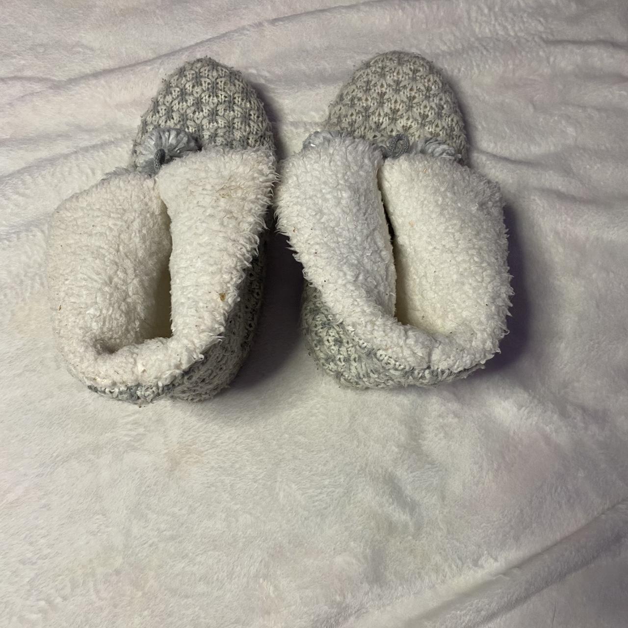 soft cuddl dud slippers - Depop