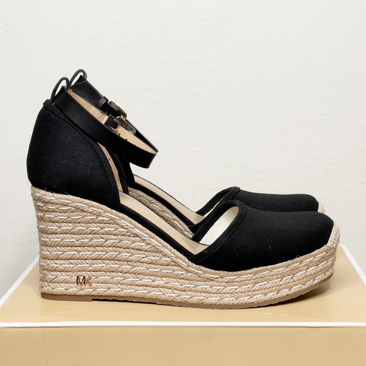 item listed by esmegluna