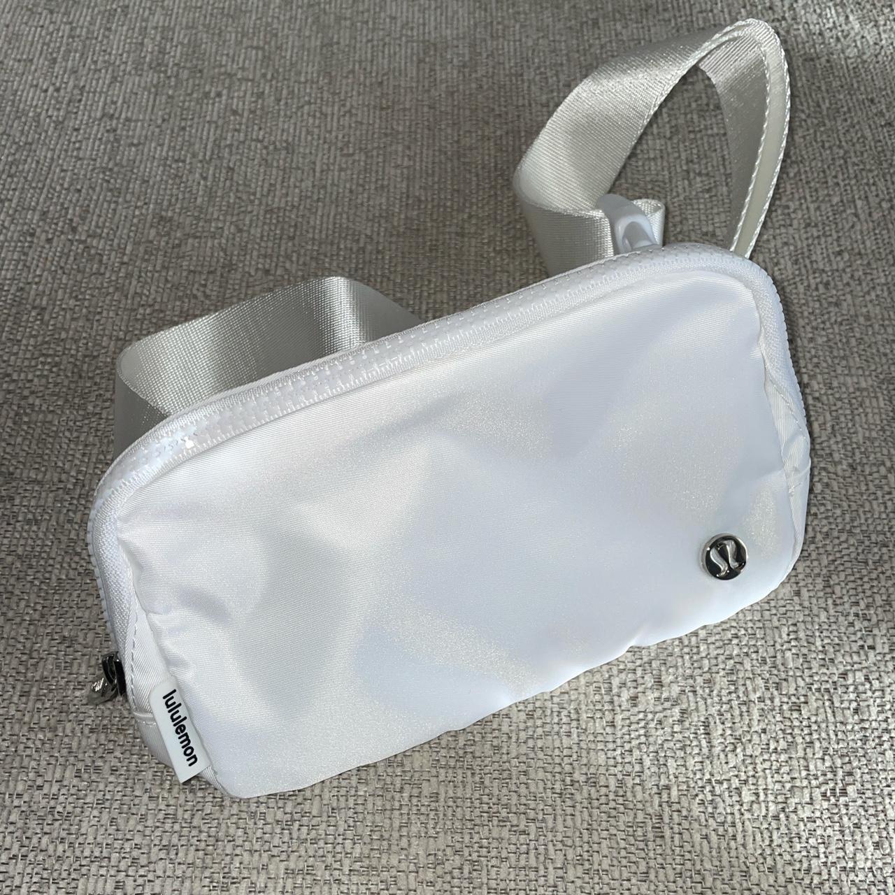 Lululemon belt 2024 bag white