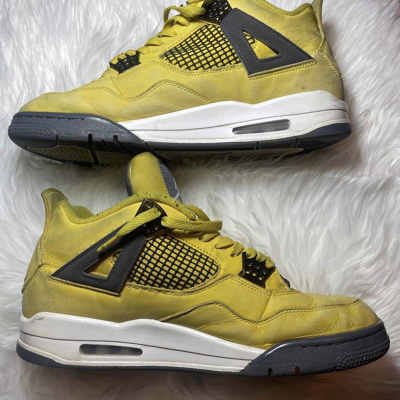 what to wear with jordan 4 lightning