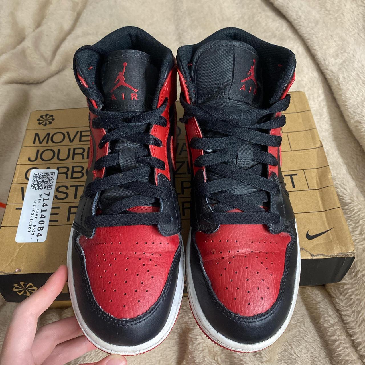 Red and black Jordan’s SIZE 4, great condition!! - Depop