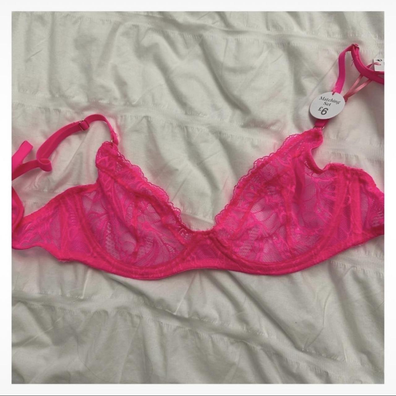 Black strapless bra size 32b worn once with light - Depop