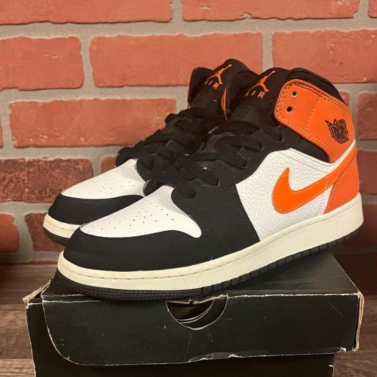 Nike shattered backboard mids - Depop