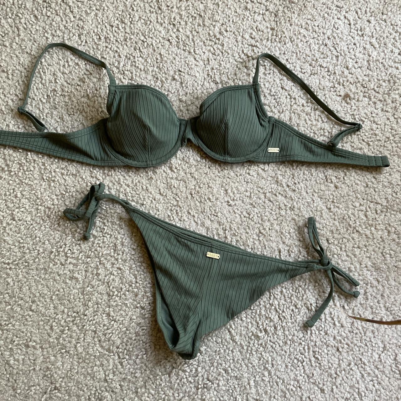 Roxy goldy sandy bikini set in thyme. Padded Depop