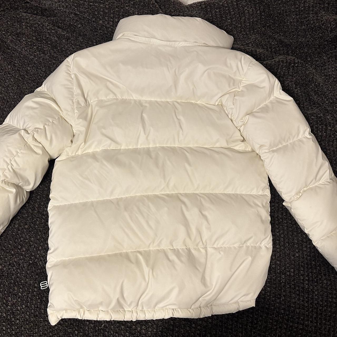 Aritzia Superpuff, women’s XS, white, barely worn - Depop