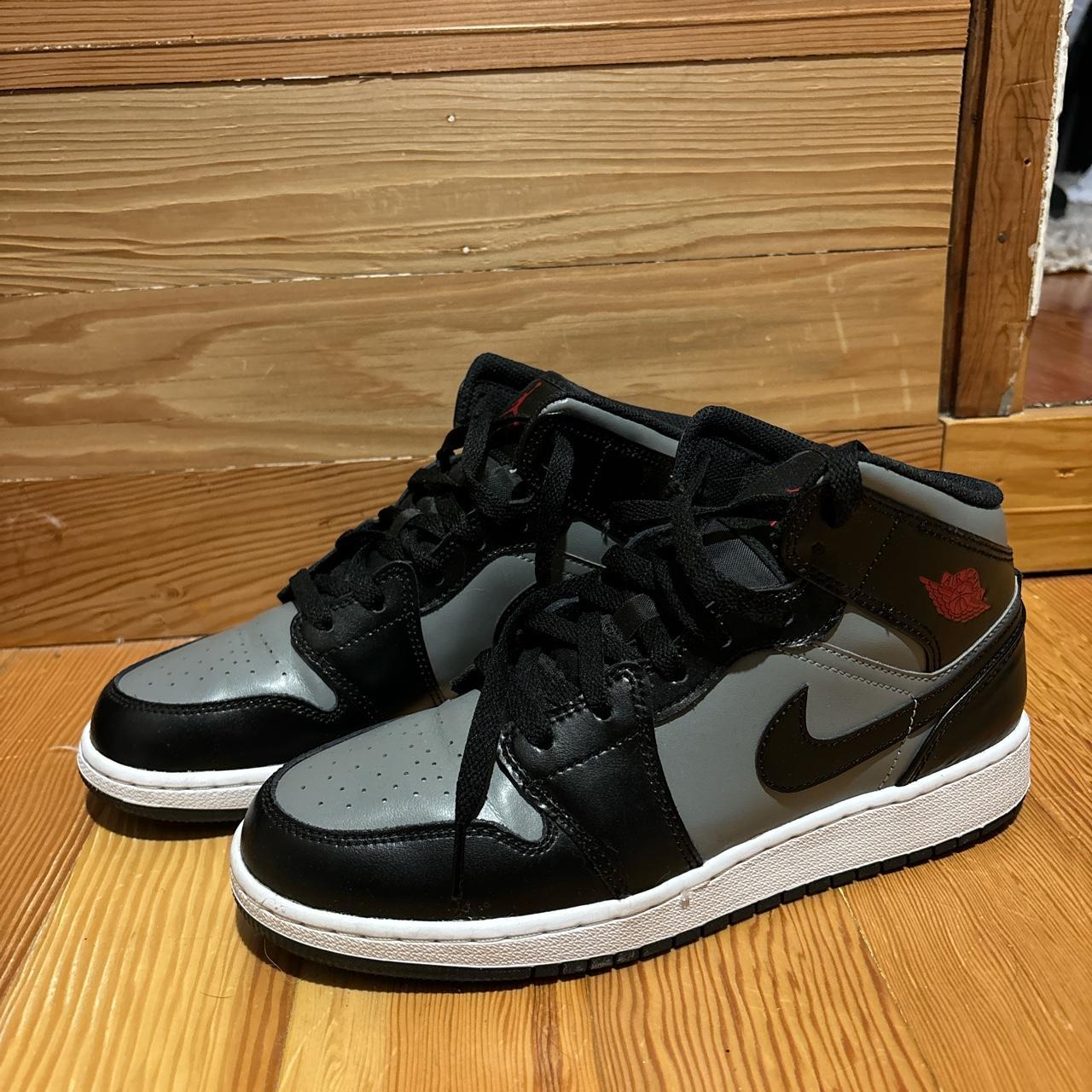 shadow mid jordan