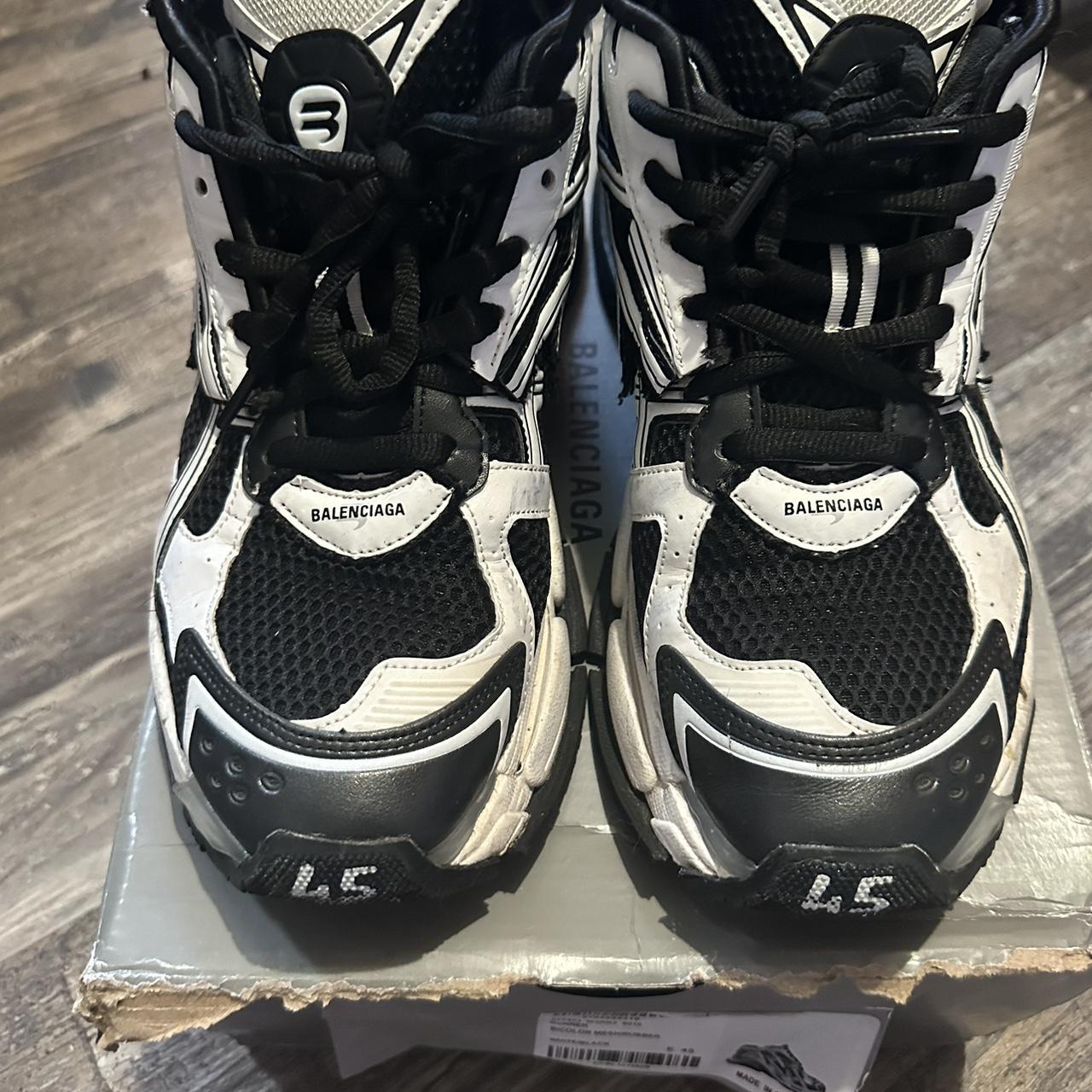 balenciaga foam runners