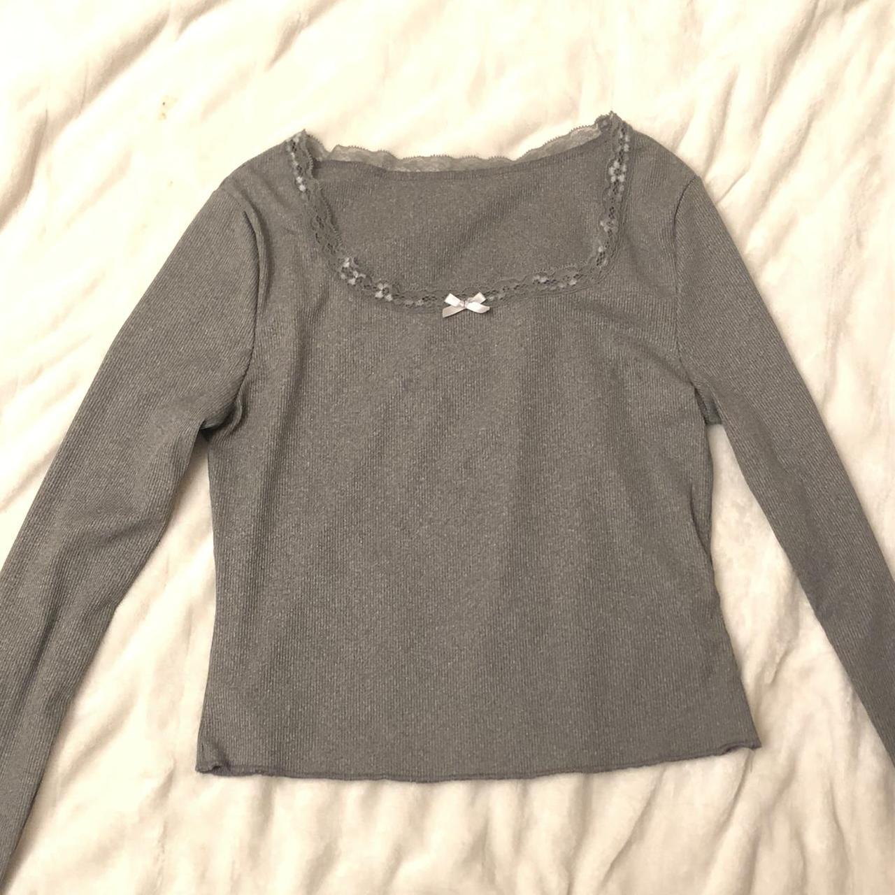 grey lace long sleeve — -ˋ୨୧´- — a great basic!... - Depop