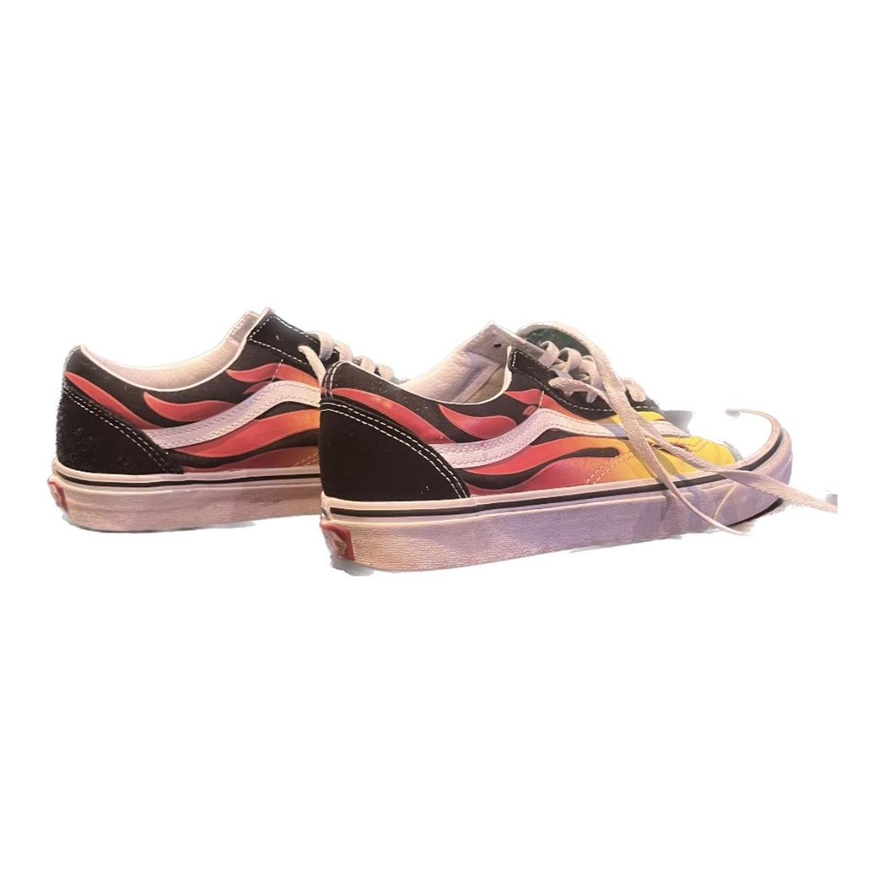 VANS FLAME FIRE SHOES SIZE 9.5 CONDITION BRAND