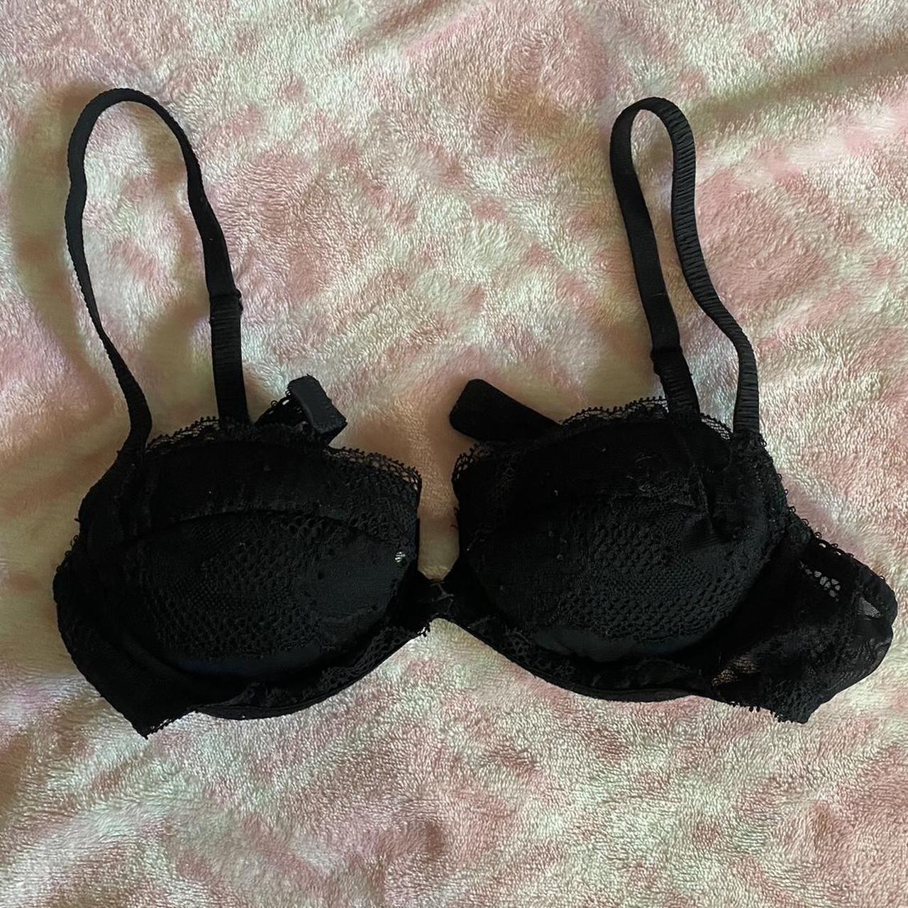 Underwire, open-cup shelf bra with embroidered - Depop