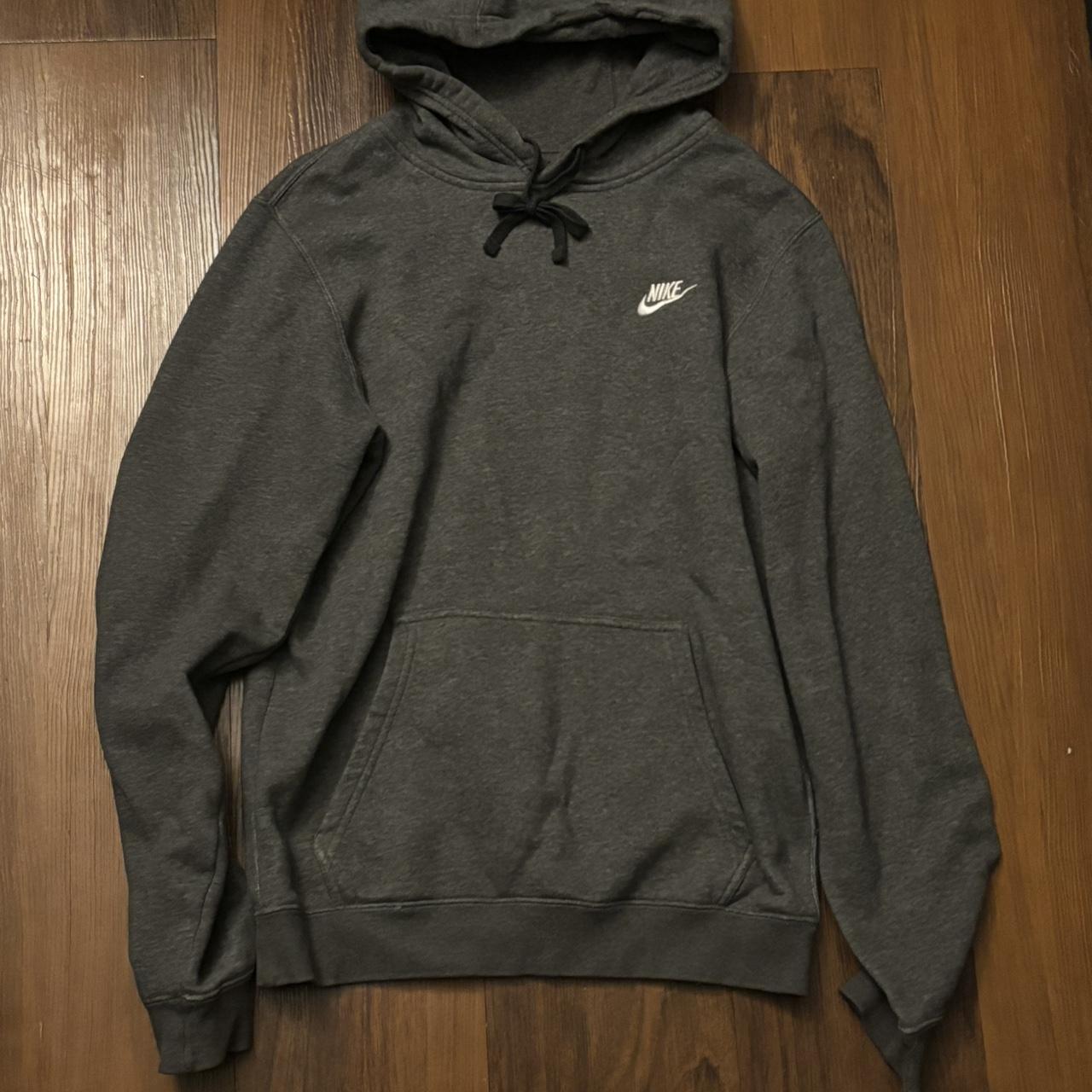 Nike Men's Hoodie Grey S – Grey Nike hoodie with white