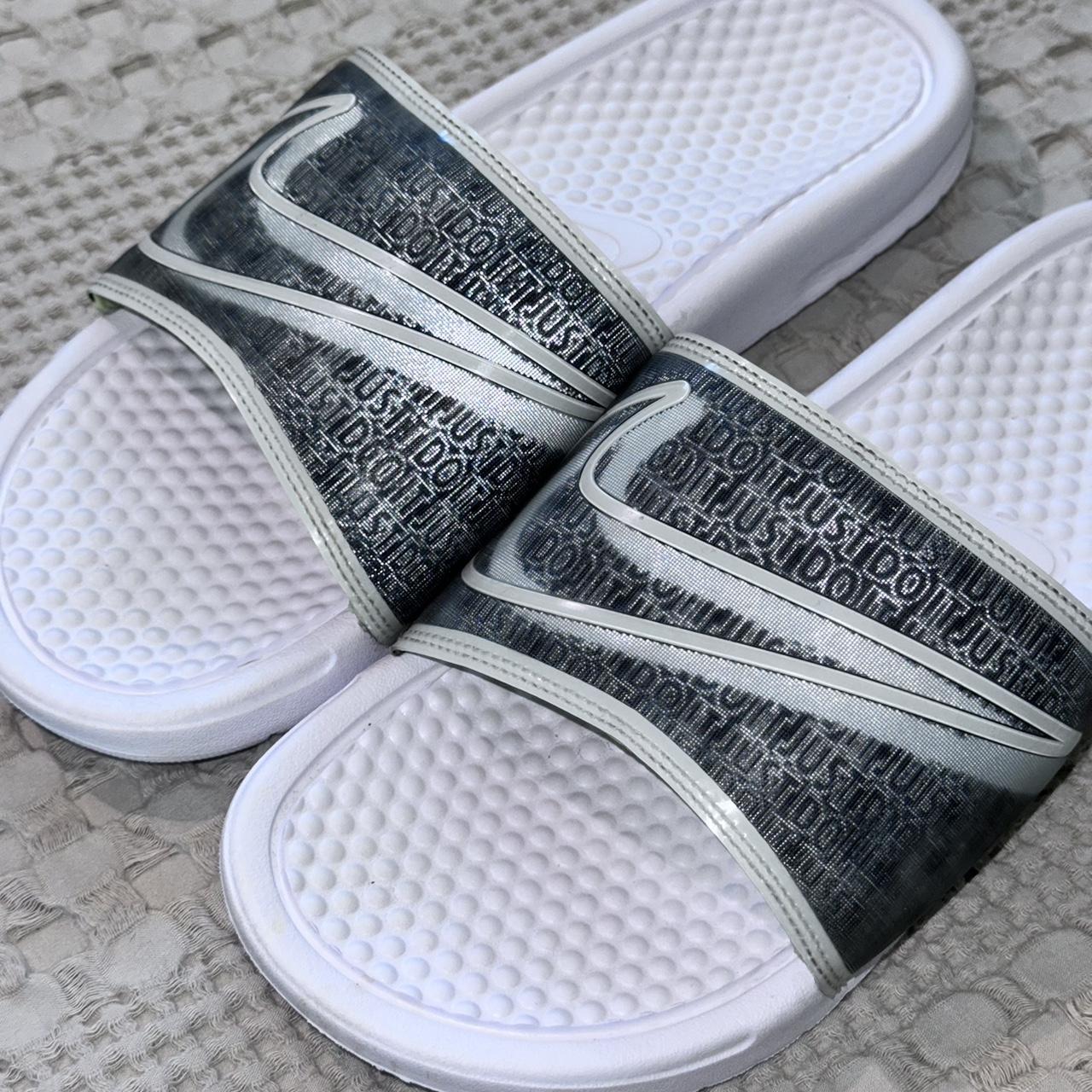 Ladies nike benassi slides best sale