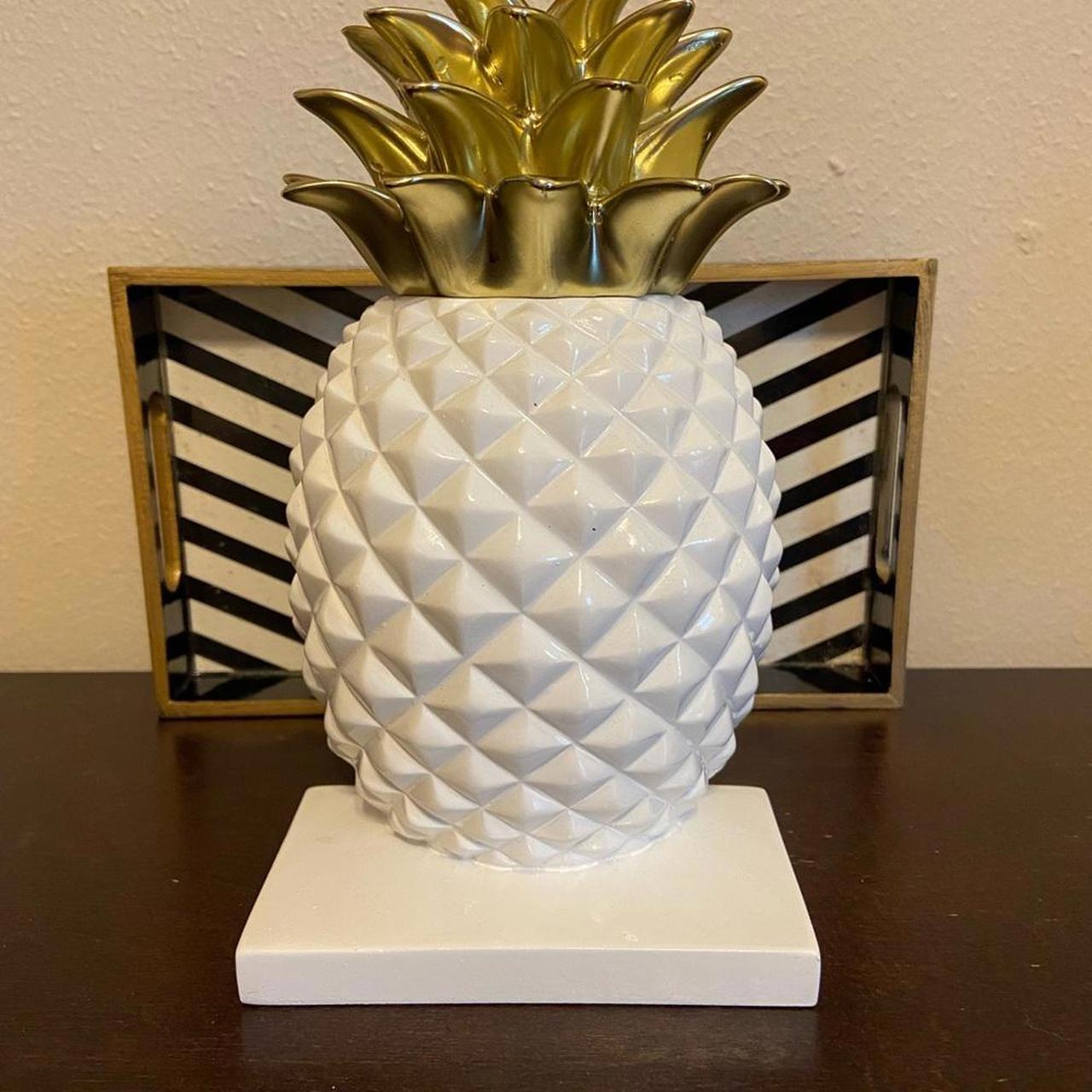 Super cute and heavy pineapple bookend; dimensions... Depop