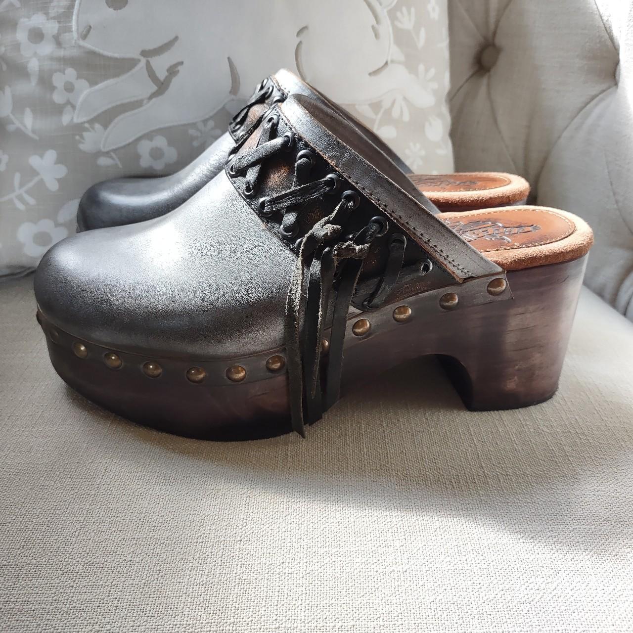 Freebird fashion clogs