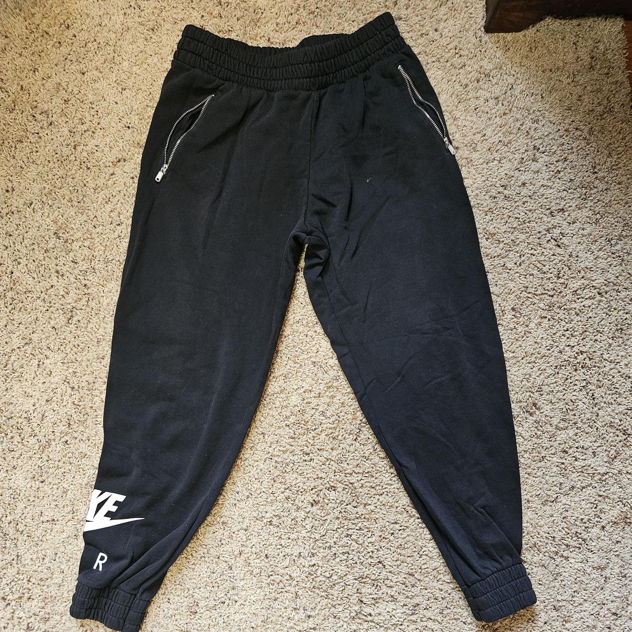 womens nike joggers medium