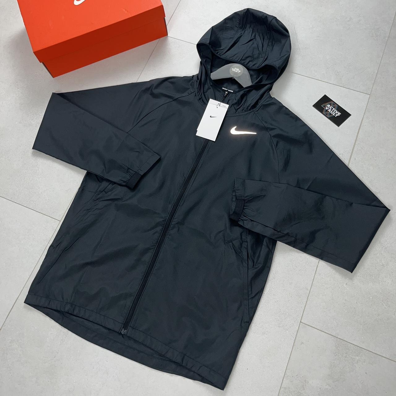 NIKE mens Windbreaker offers Hoodie NWT