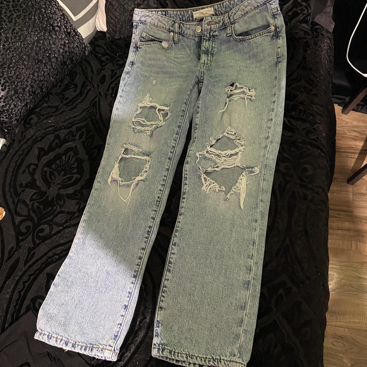 baggy low wasted ripped jeans barely worn no stains... - Depop