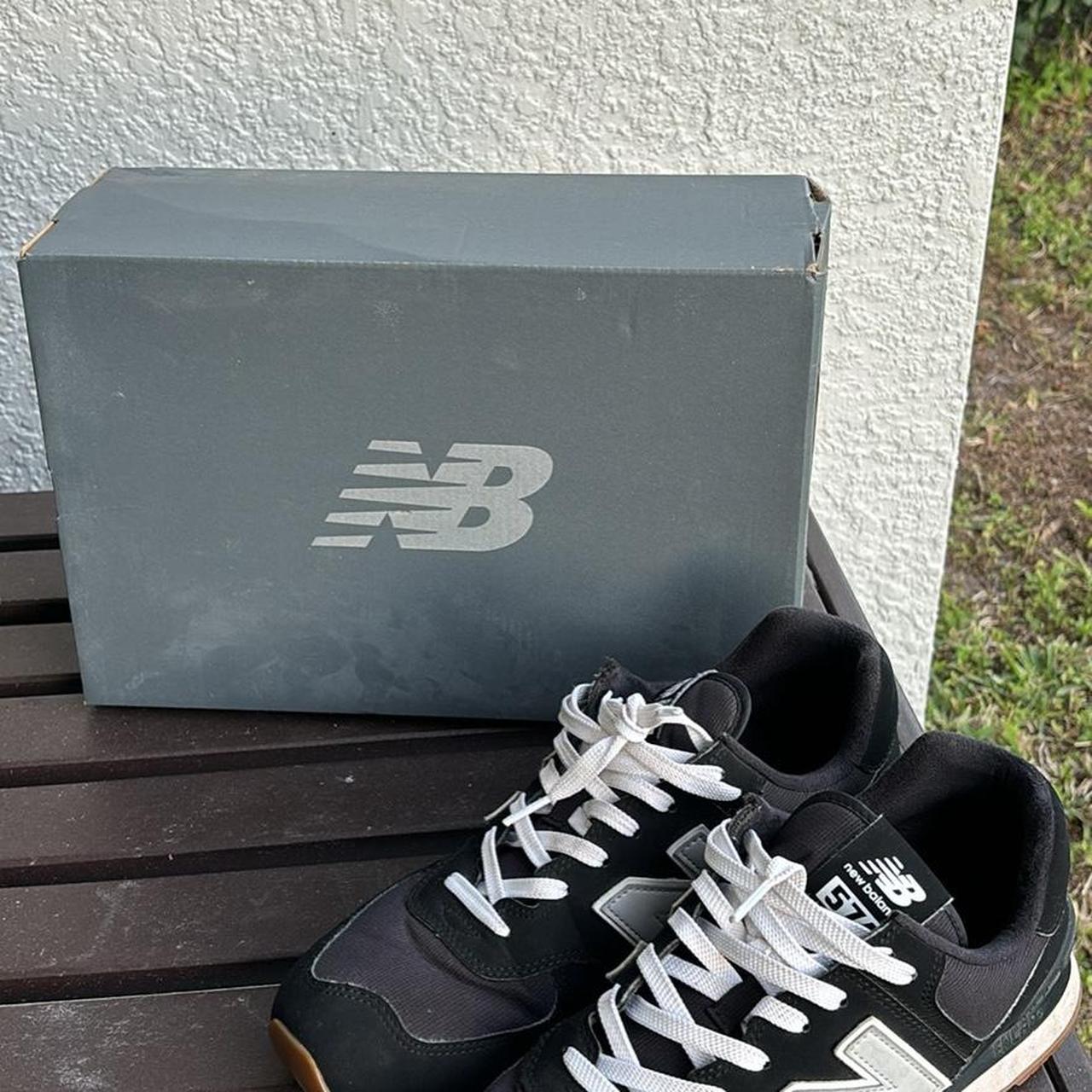 New Balance Men's Black and Grey Trainers