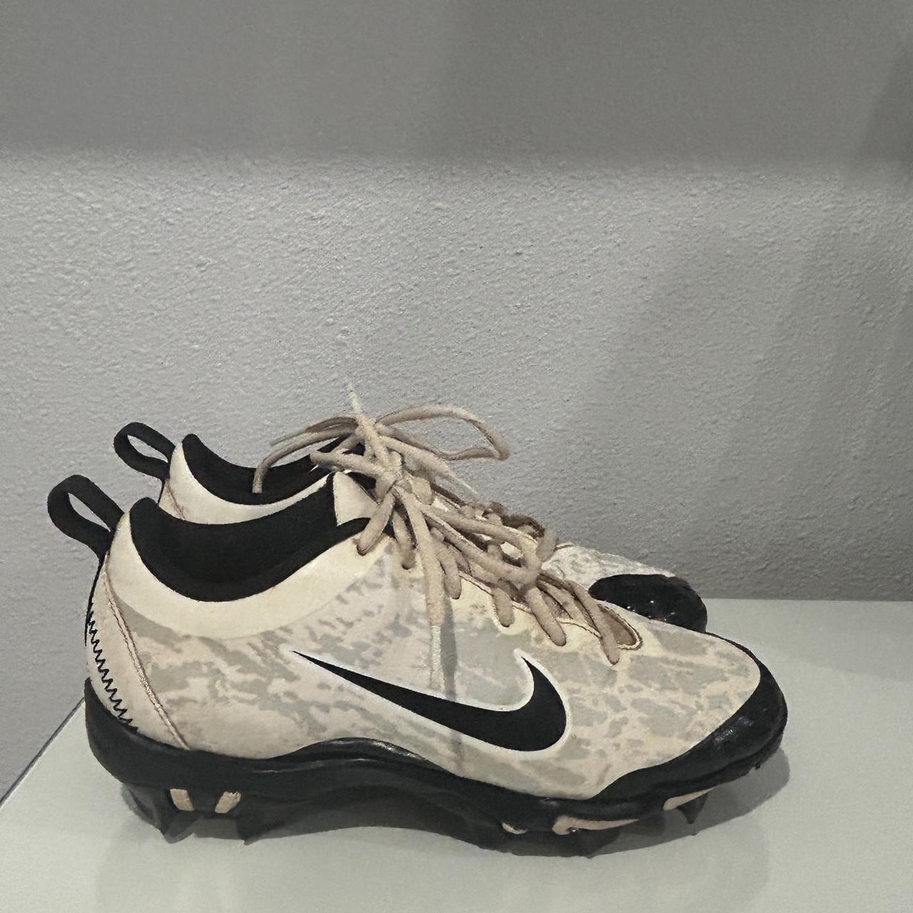 Nike Hyperdiamond Cleats size 6 cleats kickball