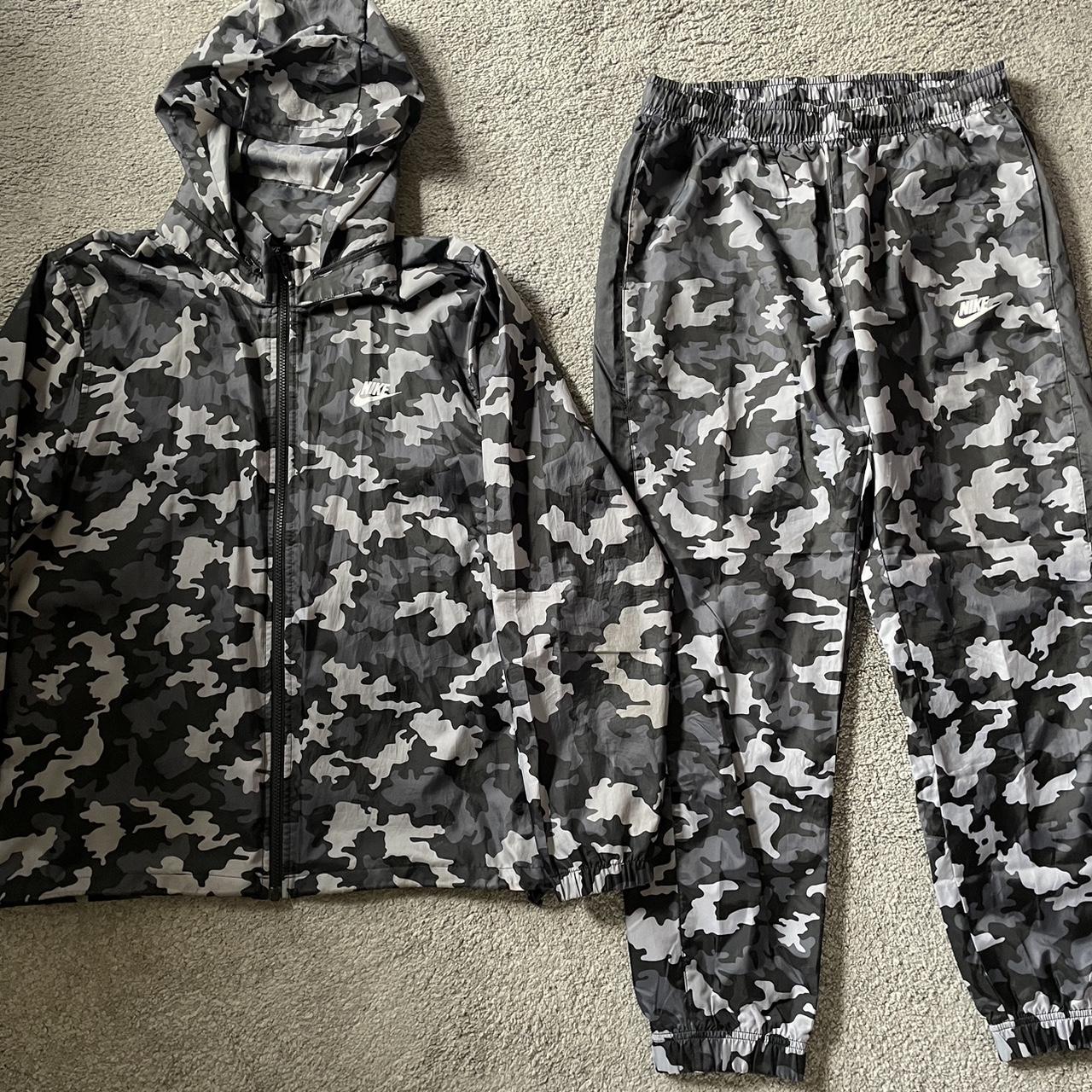 ウォーキング・ランニングウェア NIKE Hooded jacket SHLD GHOST CAMO JKT Hooded jacket Nike M NK SHLD GHOST FL CAMO JKT - Top4Running.com